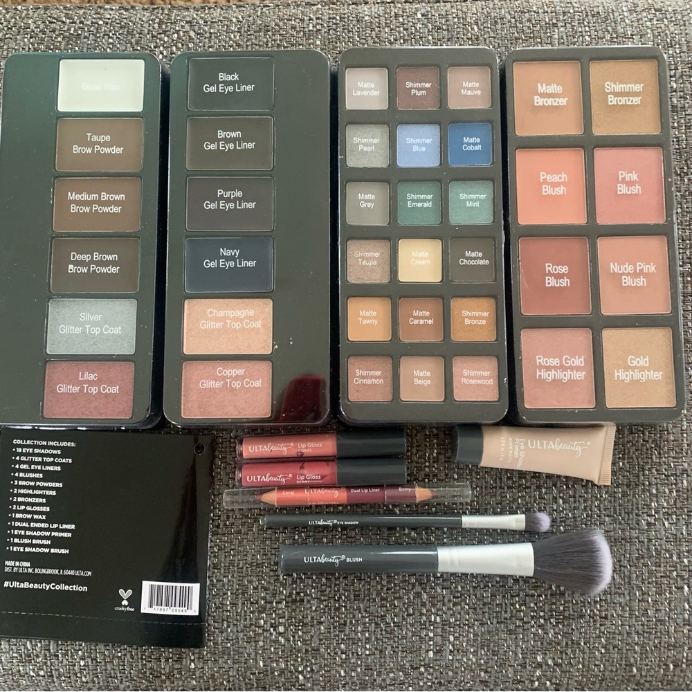 ✨HOST PICK✨ Ulta Beauty 44 pc makeup collection